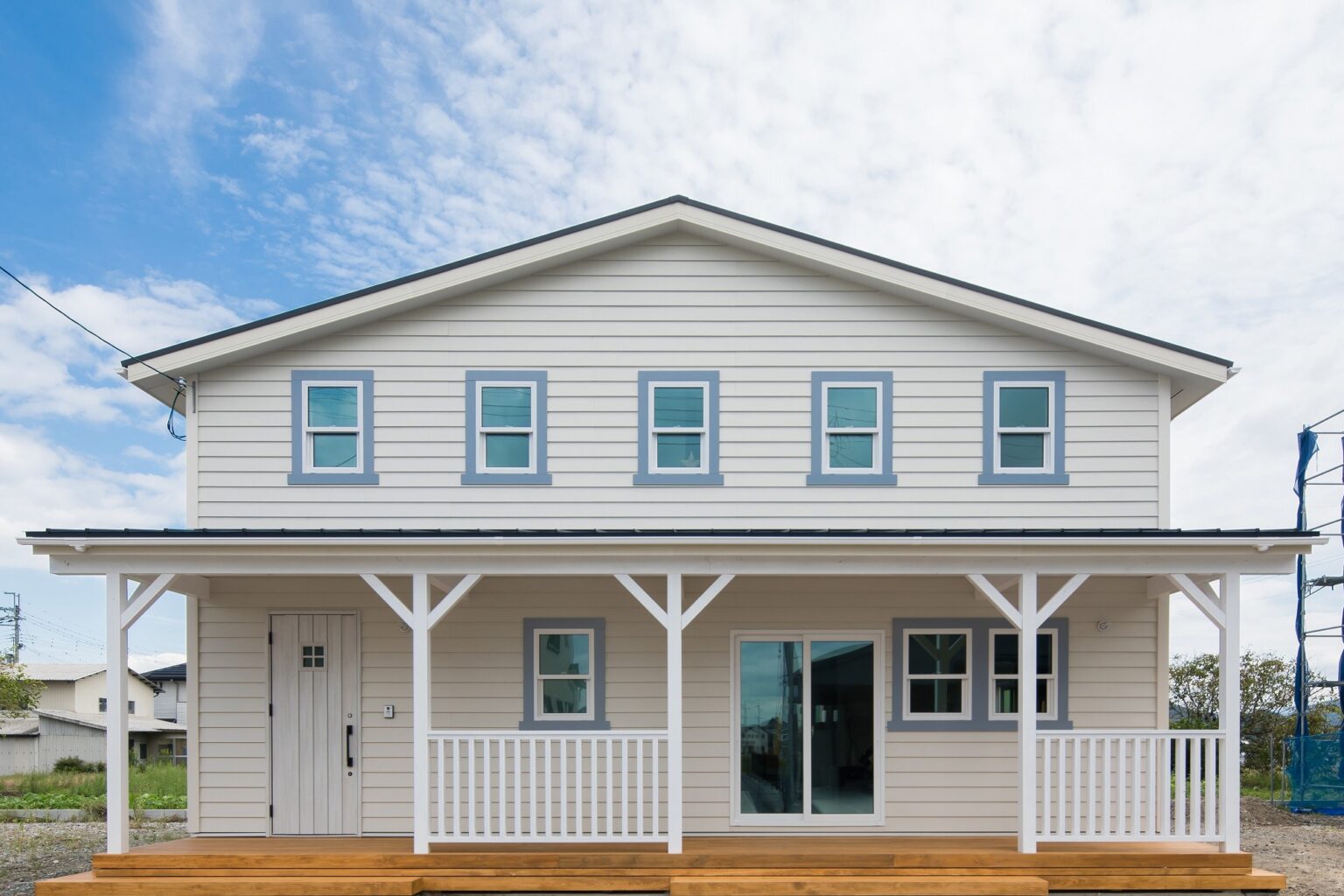 カリフォルニアスタイル×カバードポーチの家