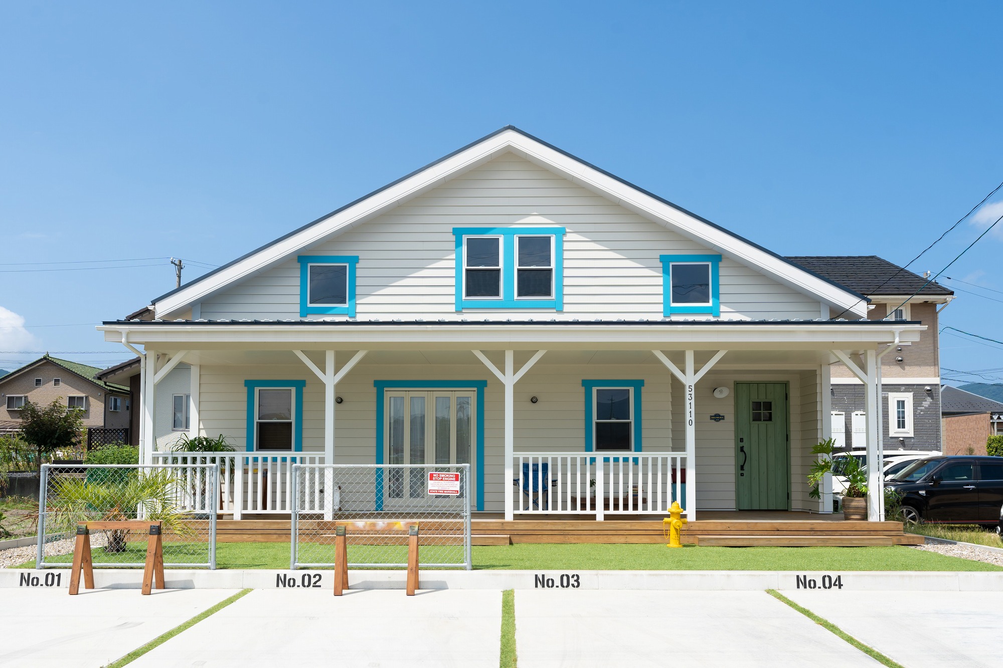 爽やかなカラーの似合うカリフォルニアスタイルのお家