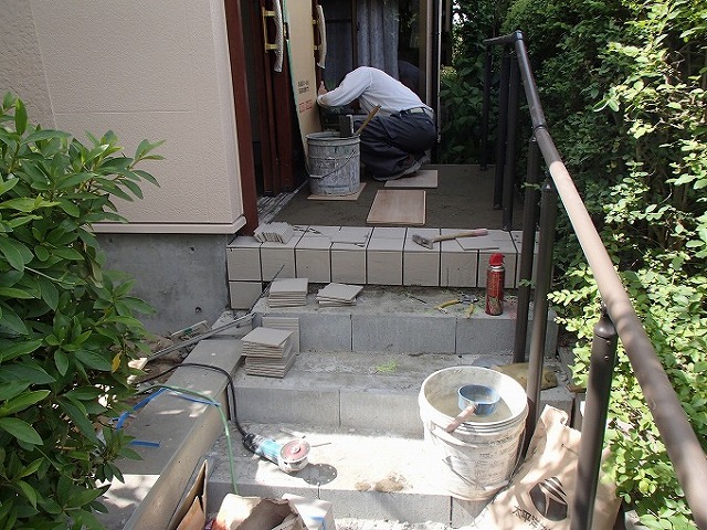 玄関ポーチ