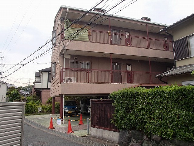広陵町　某マンションのタイル工事