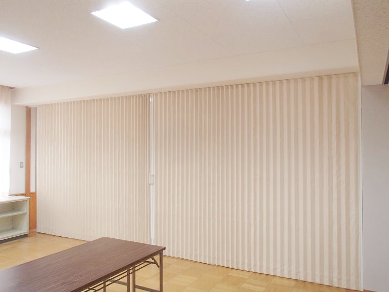 アコーディオンカーテン